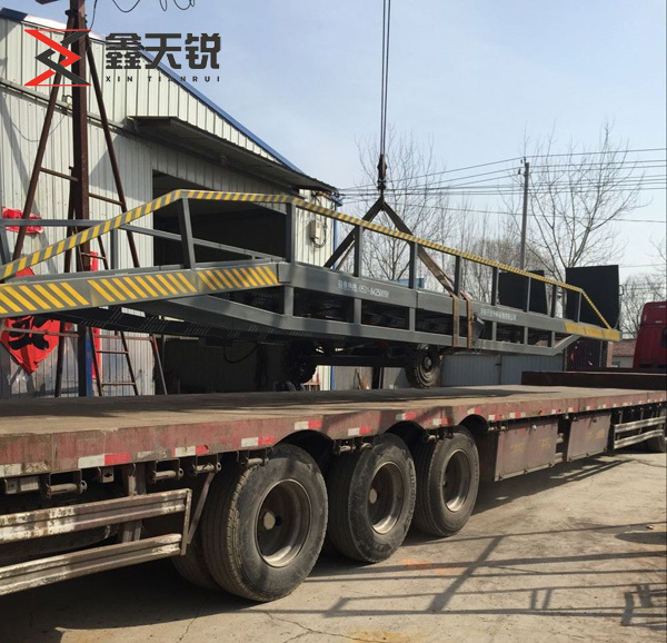 乐山移动式登车桥装车发货